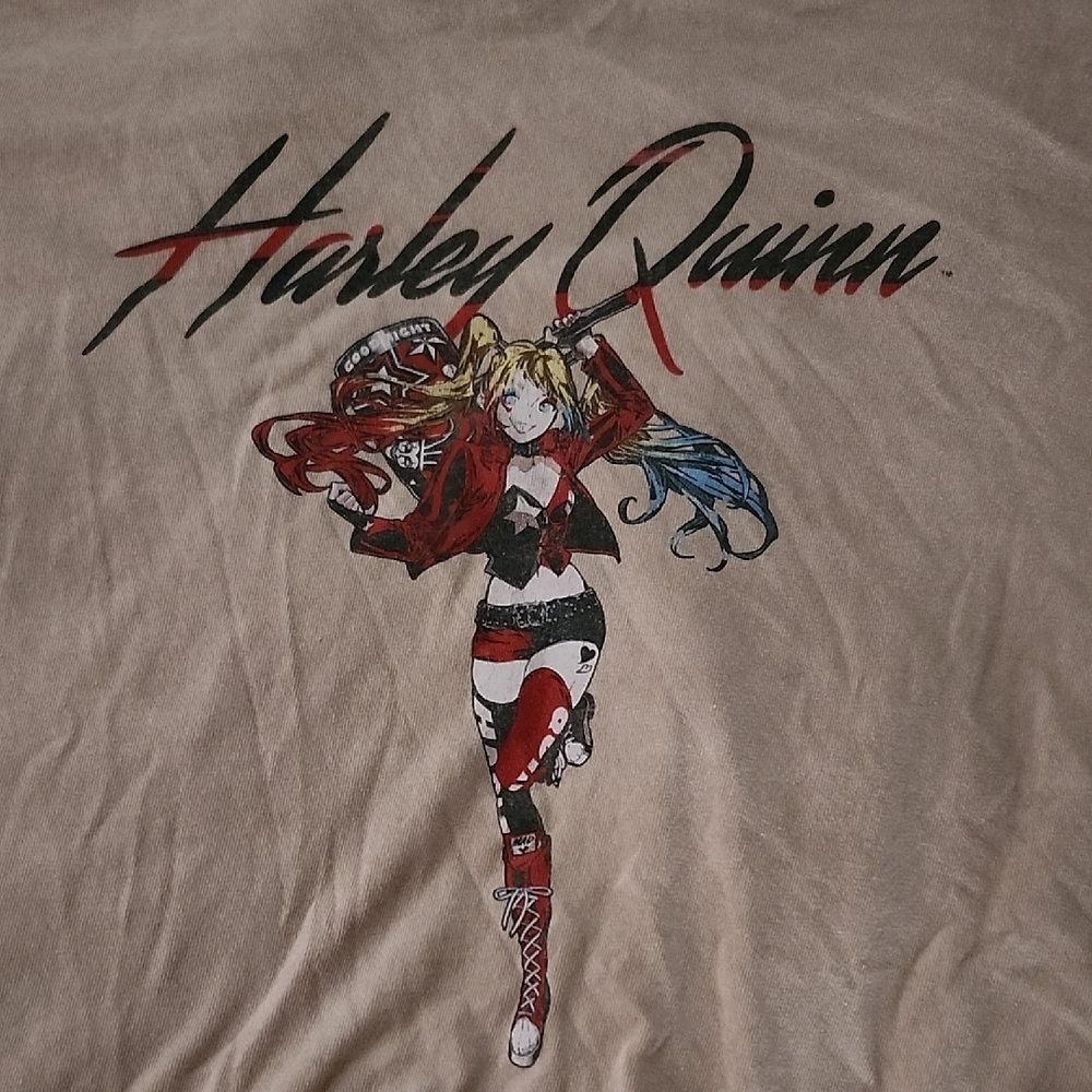 Batman Beige Harley Quinn Crop Top - Picture 3 of 6